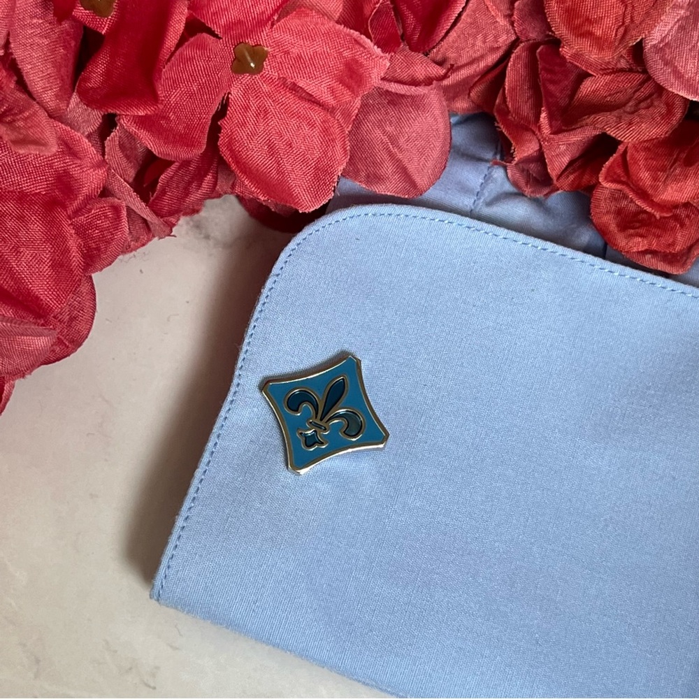 Elegant Two Tone Blue Fleur de Lis Cufflinks - Picture 12 of 15